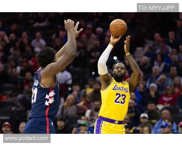 湖人主场迎战步行者争夺季后赛席位的关键之战即将打响 湖人主场迎战步行者争夺季后赛席位的关键之战即将打响